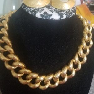 Choker necklace with clip on earrings!